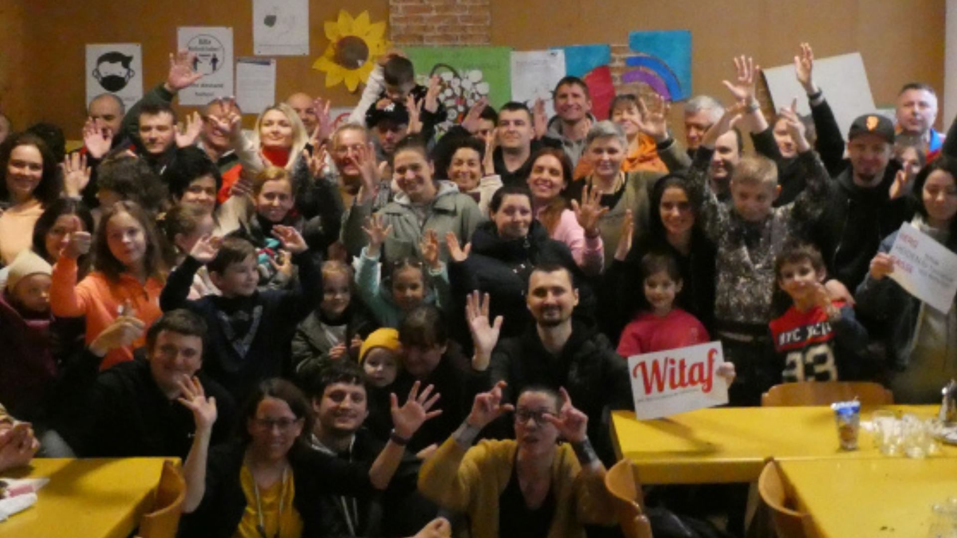 Gruppenbild mit gehörlosen, ukrainischen Vertriebenen bei WITAF