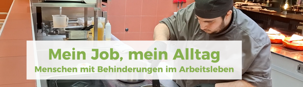 Arbeitsszene: Koch bereitet eine Eierspeise zu.